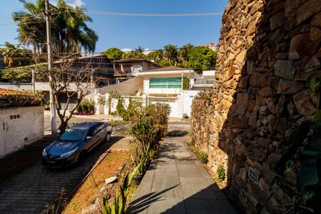 Casa para alugar com 530m², 4 quartos e 3 vagas Casa para alugar com 530m², 4 quartos e 3 vagasGaragem