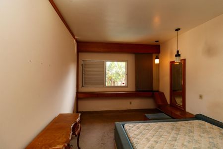 Casa para alugar com 530m², 4 quartos e 3 vagas Casa para alugar com 530m², 4 quartos e 3 vagasSuíte