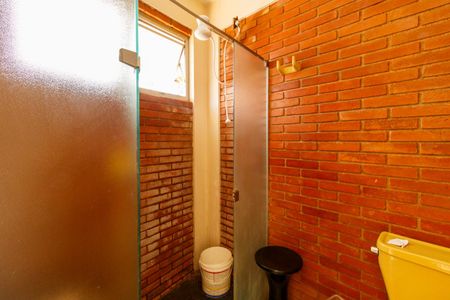 Casa para alugar com 530m², 4 quartos e 3 vagas Casa para alugar com 530m², 4 quartos e 3 vagasPiscina - Banheiro