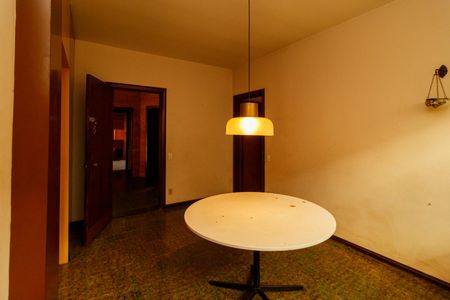 Casa para alugar com 530m², 4 quartos e 3 vagas Casa para alugar com 530m², 4 quartos e 3 vagasCopa