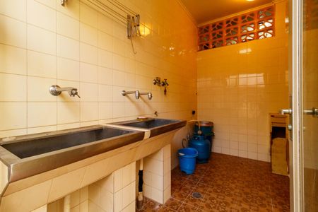 Casa para alugar com 530m², 4 quartos e 3 vagas Casa para alugar com 530m², 4 quartos e 3 vagasÁrea de Serviço