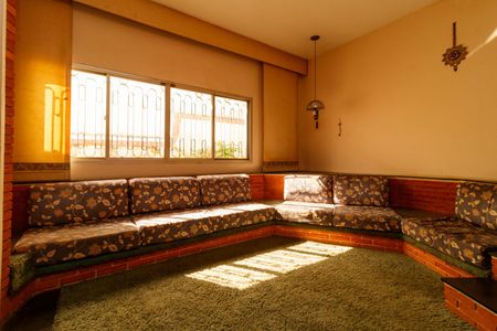 Casa para alugar com 530m², 4 quartos e 3 vagas Casa para alugar com 530m², 4 quartos e 3 vagasSala