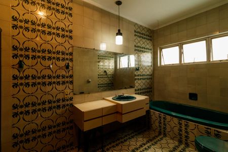 Casa para alugar com 530m², 4 quartos e 3 vagas Casa para alugar com 530m², 4 quartos e 3 vagasBanheiro da Suíte 2