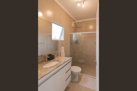 Casa à venda com 250m², 3 quartos e 6 vagas Casa à venda com 250m², 3 quartos e 6 vagasBanheiro da Suíte