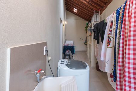 Área de Serviço de casa à venda com 3 quartos, 250m² em Jardim São Fernando, Campinas