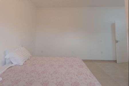 Casa à venda com 250m², 3 quartos e 6 vagas Casa à venda com 250m², 3 quartos e 6 vagasSuíte