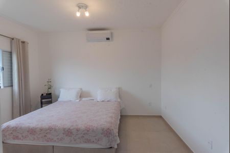 Casa à venda com 250m², 3 quartos e 6 vagas Casa à venda com 250m², 3 quartos e 6 vagasSuíte