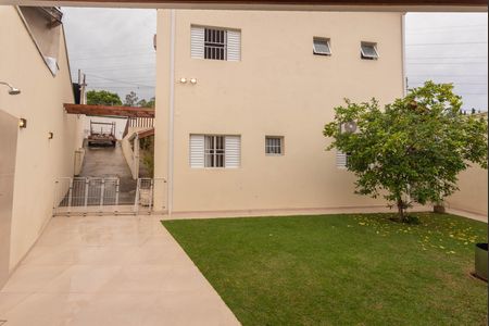 Casa à venda com 250m², 3 quartos e 6 vagas Casa à venda com 250m², 3 quartos e 6 vagasQuintal e Garagem