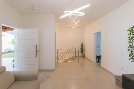 Casa à venda com 250m², 3 quartos e 6 vagas Casa à venda com 250m², 3 quartos e 6 vagasSala