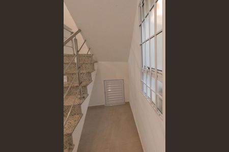 Casa à venda com 250m², 3 quartos e 6 vagas Casa à venda com 250m², 3 quartos e 6 vagasArmário-Escada