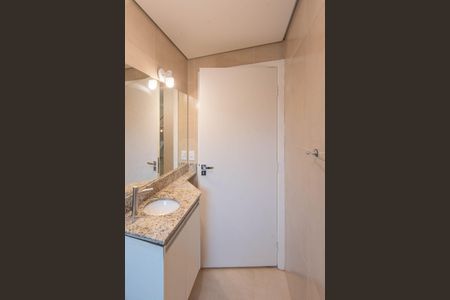Casa à venda com 250m², 3 quartos e 6 vagas Casa à venda com 250m², 3 quartos e 6 vagasBanheiro