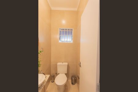 Casa à venda com 250m², 3 quartos e 6 vagas Casa à venda com 250m², 3 quartos e 6 vagasLavabo