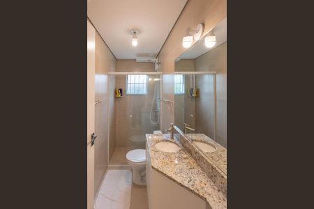Casa à venda com 250m², 3 quartos e 6 vagas Casa à venda com 250m², 3 quartos e 6 vagasBanheiro