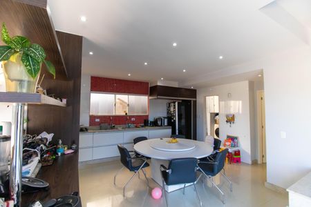 Casa de condomínio à venda com 352m², 4 quartos e 2 vagas Casa de condomínio à venda com 352m², 4 quartos e 2 vagasCozinha