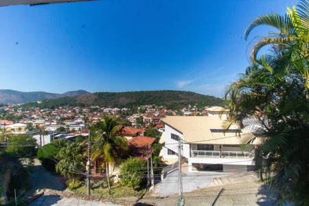 Casa de condomínio à venda com 352m², 4 quartos e 2 vagas Casa de condomínio à venda com 352m², 4 quartos e 2 vagasVista da Suíte 2