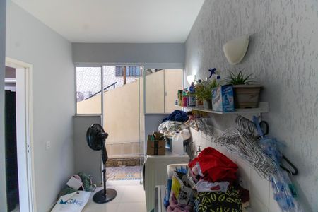 Casa de condomínio à venda com 352m², 4 quartos e 2 vagas Casa de condomínio à venda com 352m², 4 quartos e 2 vagasÁrea de Serviço