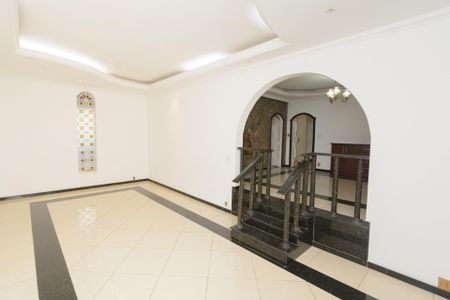 Casa para alugar com 360m², 4 quartos e 6 vagas Casa para alugar com 360m², 4 quartos e 6 vagasSala de Estar