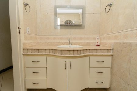 Casa para alugar com 360m², 4 quartos e 6 vagas Casa para alugar com 360m², 4 quartos e 6 vagasBanheiro Social