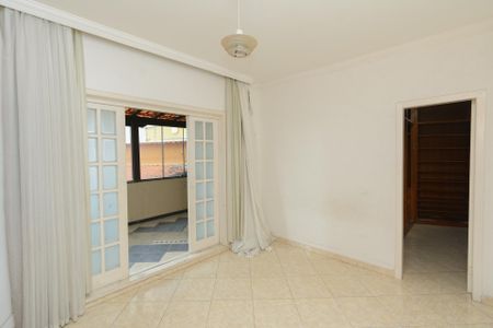 Casa para alugar com 360m², 4 quartos e 6 vagas Casa para alugar com 360m², 4 quartos e 6 vagasSuíte 2