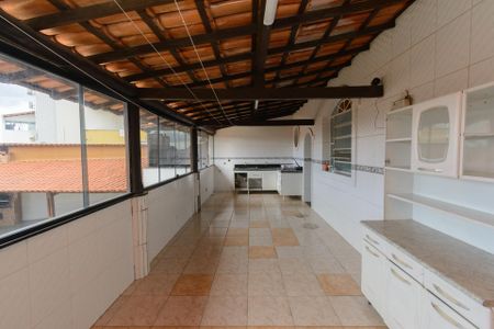 Casa para alugar com 360m², 4 quartos e 6 vagas Casa para alugar com 360m², 4 quartos e 6 vagasÁrea de Serviço
