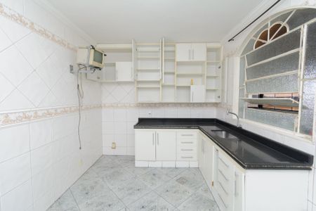 Casa para alugar com 360m², 4 quartos e 6 vagas Casa para alugar com 360m², 4 quartos e 6 vagasCozinha