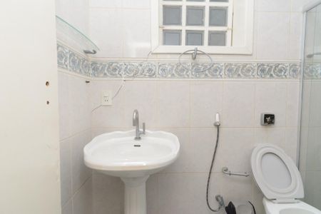 Casa para alugar com 360m², 4 quartos e 6 vagas Casa para alugar com 360m², 4 quartos e 6 vagasBanheiro da Suíte 2