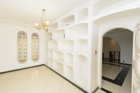 Casa para alugar com 360m², 4 quartos e 6 vagas Casa para alugar com 360m², 4 quartos e 6 vagasHall de Acesso aos Quartos