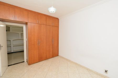 Casa para alugar com 360m², 4 quartos e 6 vagas Casa para alugar com 360m², 4 quartos e 6 vagasQuarto 2