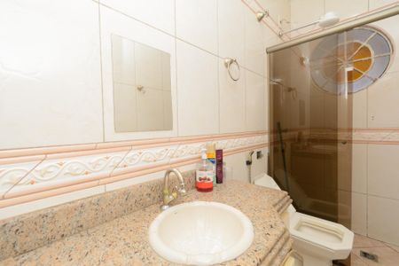 Casa para alugar com 360m², 4 quartos e 6 vagas Casa para alugar com 360m², 4 quartos e 6 vagasBanheiro da Suíte 1