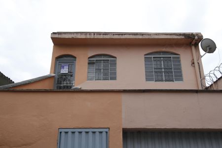 Casa para alugar com 70m², 2 quartos e sem vagaFachada/Placa