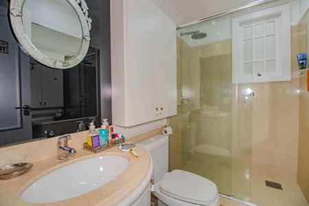 Casa de condomínio à venda com 559m², 3 quartos e 4 vagasBanheiro da Suíte 1