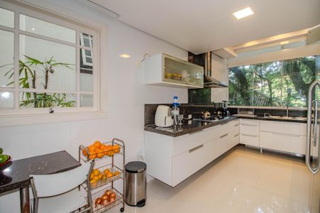 Casa de condomínio à venda com 559m², 3 quartos e 4 vagasCozinha