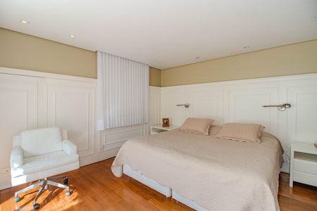 Casa de condomínio à venda com 559m², 3 quartos e 4 vagasSuíte 2