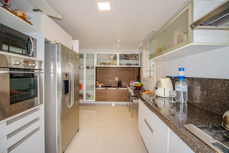 Casa de condomínio à venda com 559m², 3 quartos e 4 vagasCozinha