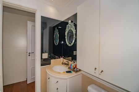 Casa de condomínio à venda com 559m², 3 quartos e 4 vagasBanheiro da Suíte 1