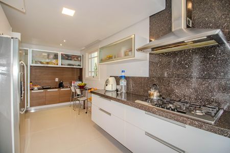 Casa de condomínio à venda com 559m², 3 quartos e 4 vagasCozinha