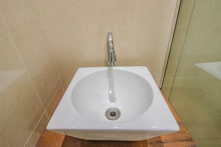 Casa de condomínio à venda com 559m², 3 quartos e 4 vagasBanheiro Social