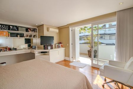 Casa de condomínio à venda com 559m², 3 quartos e 4 vagasSuíte 2