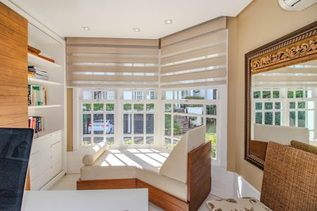 Casa de condomínio à venda com 559m², 3 quartos e 4 vagasEscritório