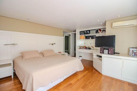 Casa de condomínio à venda com 559m², 3 quartos e 4 vagasSuíte 2