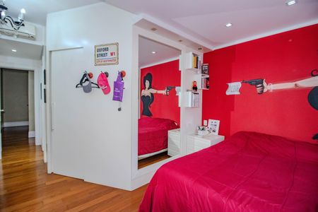 Casa de condomínio à venda com 559m², 3 quartos e 4 vagasSuíte 1