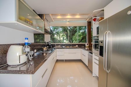 Casa de condomínio à venda com 559m², 3 quartos e 4 vagasCozinha