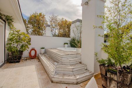 Casa de condomínio à venda com 559m², 3 quartos e 4 vagasVaranda do Espaço Gourmet