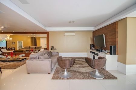 Casa de condomínio à venda com 559m², 3 quartos e 4 vagasSala