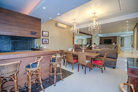 Casa de condomínio à venda com 559m², 3 quartos e 4 vagasCopa