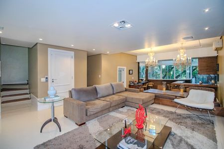 Casa de condomínio à venda com 559m², 3 quartos e 4 vagasSala