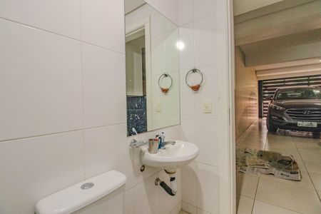 Casa de condomínio à venda com 559m², 3 quartos e 4 vagasBanheiro de Serviço