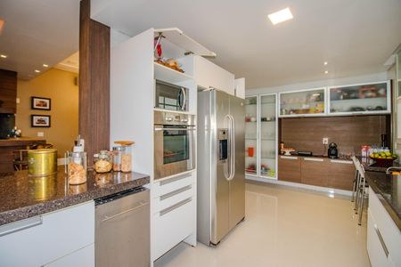 Casa de condomínio à venda com 559m², 3 quartos e 4 vagasCozinha