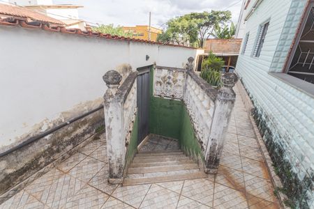 Casa à venda com 215m², 5 quartos e 2 vagasEntrada 