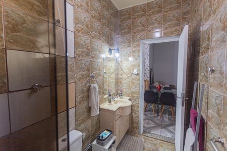 Casa à venda com 215m², 5 quartos e 2 vagasBanheiro Social da Casa 2